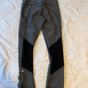 Lululemon Dark Grey / black leggings yoga pant size 6